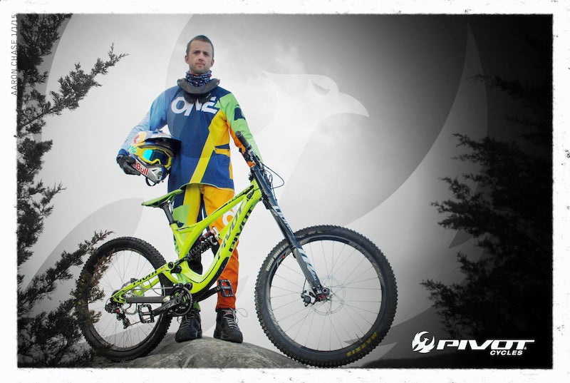 Aaron Chase signs with Pivot Bikes